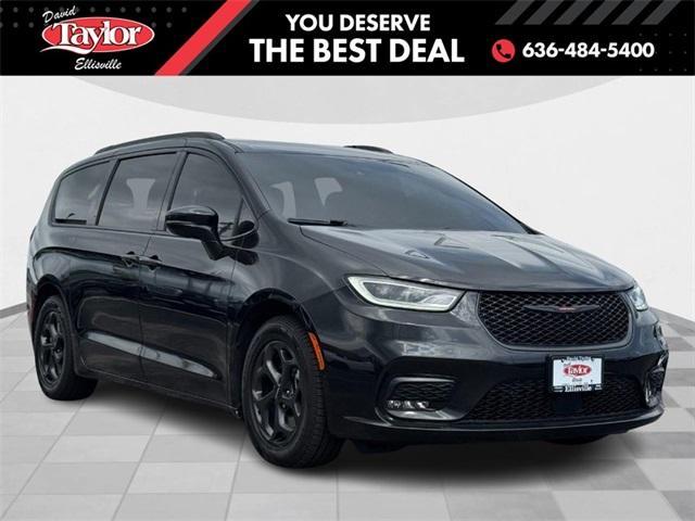 used 2021 Chrysler Pacifica Hybrid car, priced at $29,134