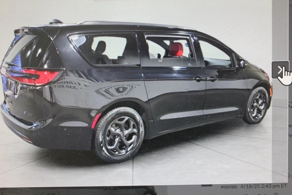 used 2021 Chrysler Pacifica Hybrid car, priced at $29,998