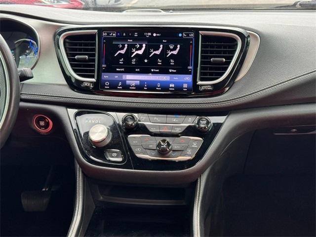 used 2021 Chrysler Pacifica Hybrid car, priced at $27,922