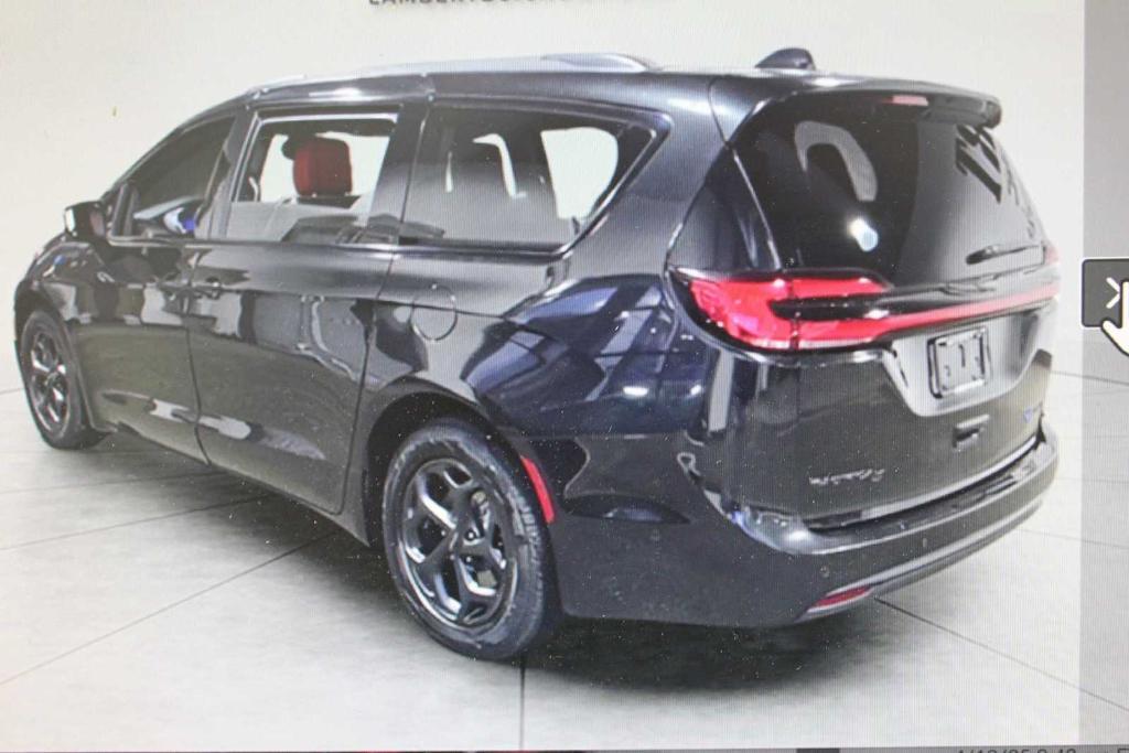 used 2021 Chrysler Pacifica Hybrid car, priced at $30,977