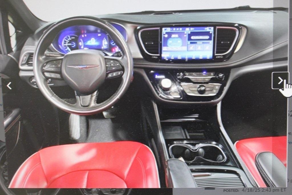 used 2021 Chrysler Pacifica Hybrid car, priced at $29,998