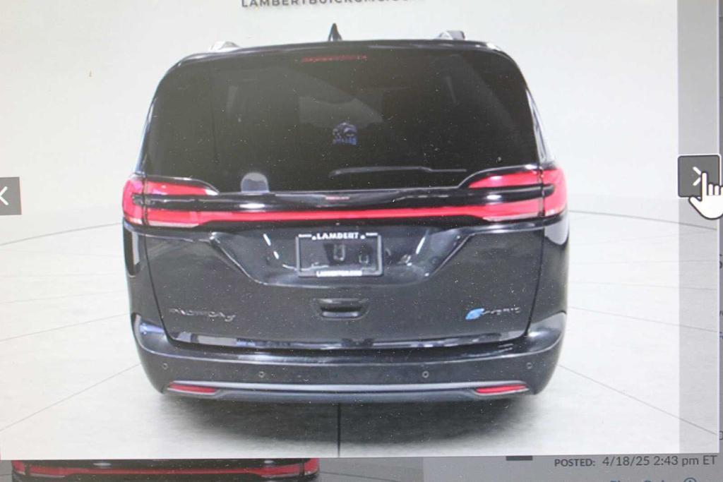used 2021 Chrysler Pacifica Hybrid car, priced at $30,977