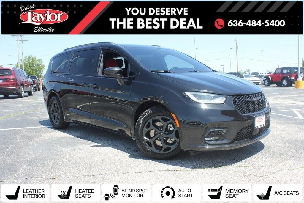 used 2021 Chrysler Pacifica Hybrid car, priced at $29,997