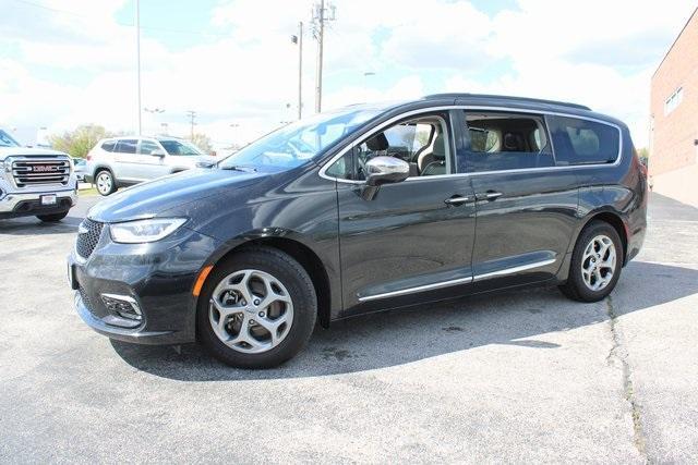 used 2022 Chrysler Pacifica car, priced at $32,087