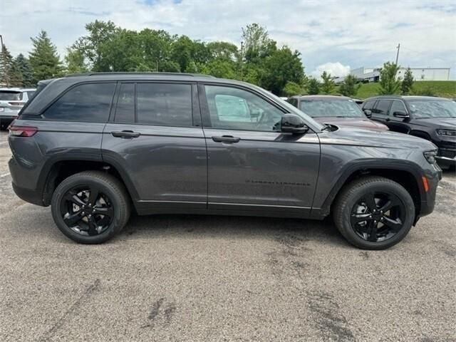 new 2024 Jeep Grand Cherokee car, priced at $48,688