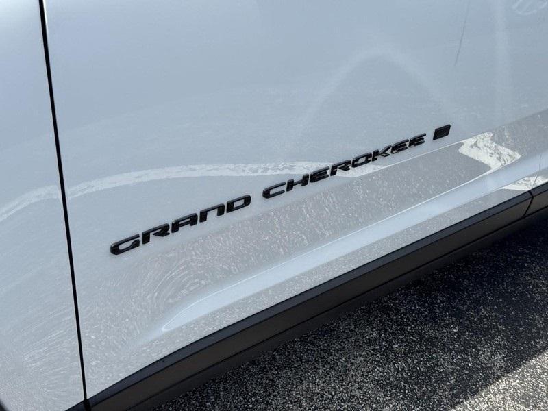 new 2025 Jeep Grand Cherokee car, priced at $41,798