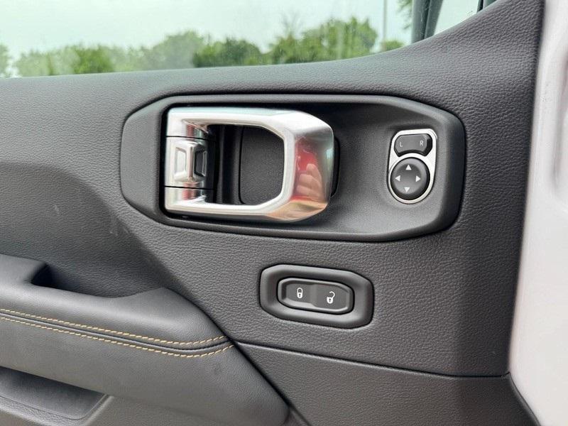 new 2025 Jeep Wrangler car, priced at $50,998