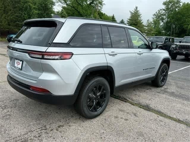 new 2024 Jeep Grand Cherokee car, priced at $40,755