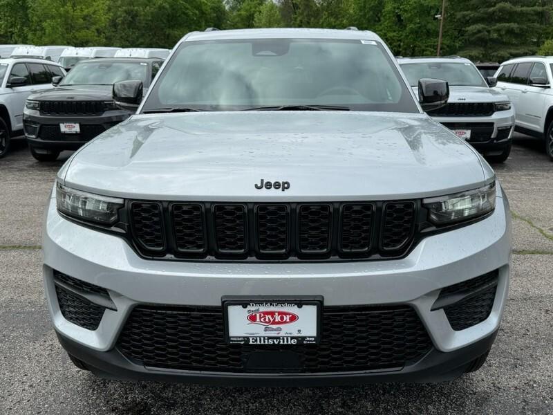 new 2024 Jeep Grand Cherokee car, priced at $43,755