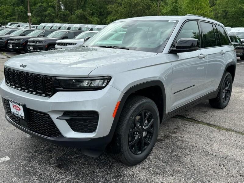 new 2024 Jeep Grand Cherokee car, priced at $43,755