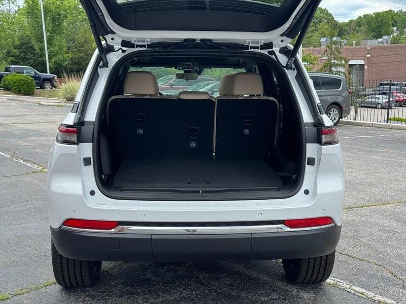 new 2025 Jeep Grand Cherokee car, priced at $49,393