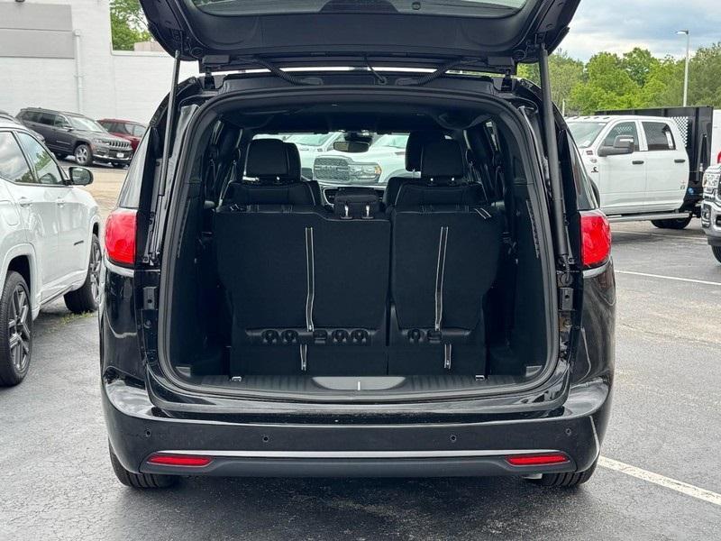 new 2025 Chrysler Voyager car, priced at $40,113