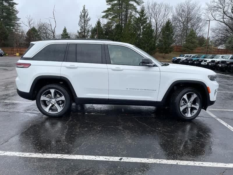 new 2024 Jeep Grand Cherokee car, priced at $48,062