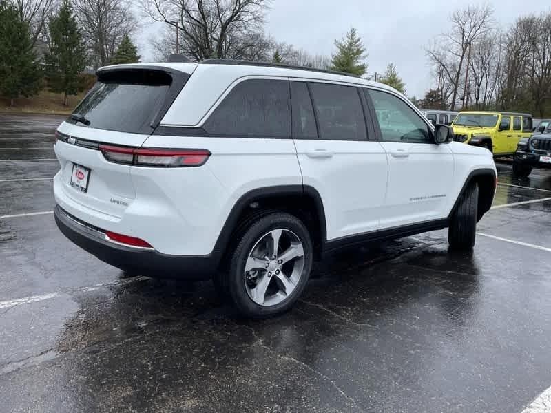 new 2024 Jeep Grand Cherokee car, priced at $48,062