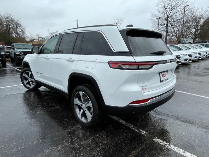 new 2024 Jeep Grand Cherokee car, priced at $48,062