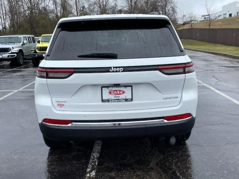 new 2024 Jeep Grand Cherokee car, priced at $48,062