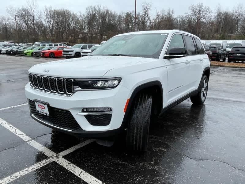 new 2024 Jeep Grand Cherokee car, priced at $48,062