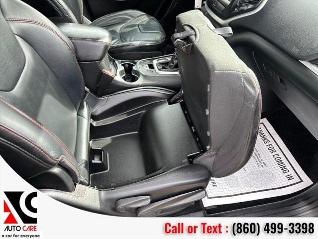 used 2014 Jeep Cherokee car, priced at $9,997