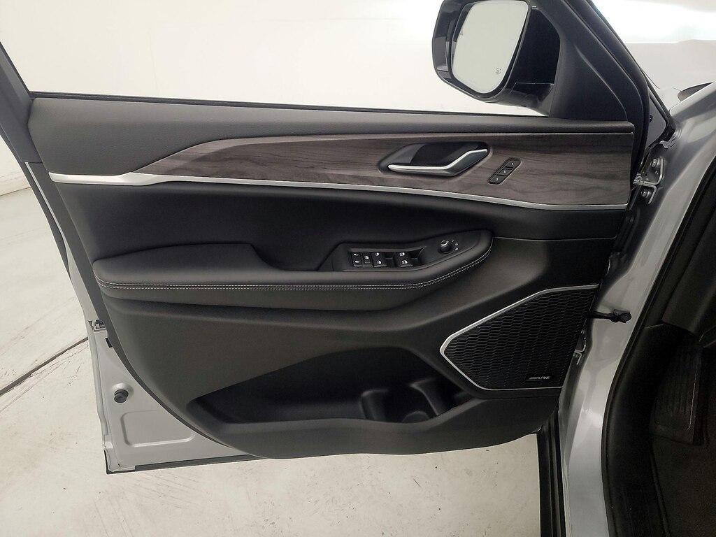 used 2022 Jeep Grand Cherokee car, priced at $33,998
