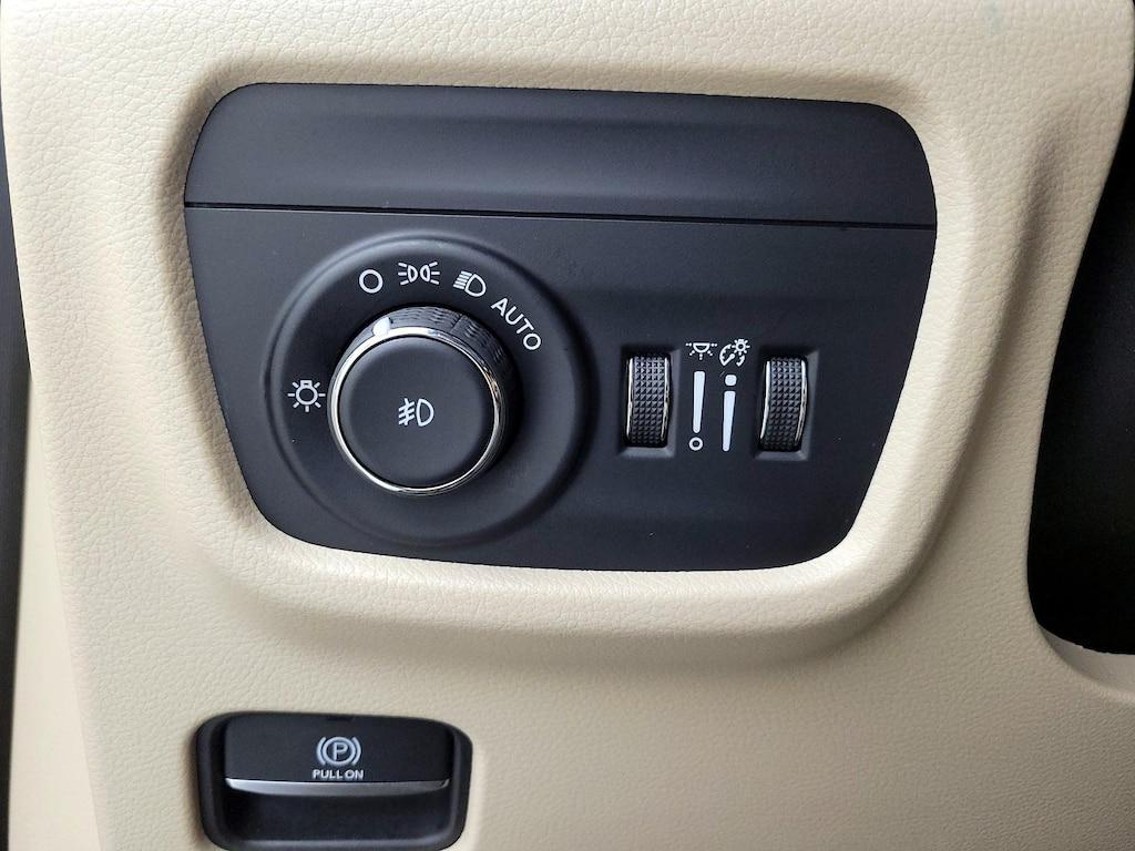 used 2023 Jeep Grand Cherokee L car, priced at $40,998