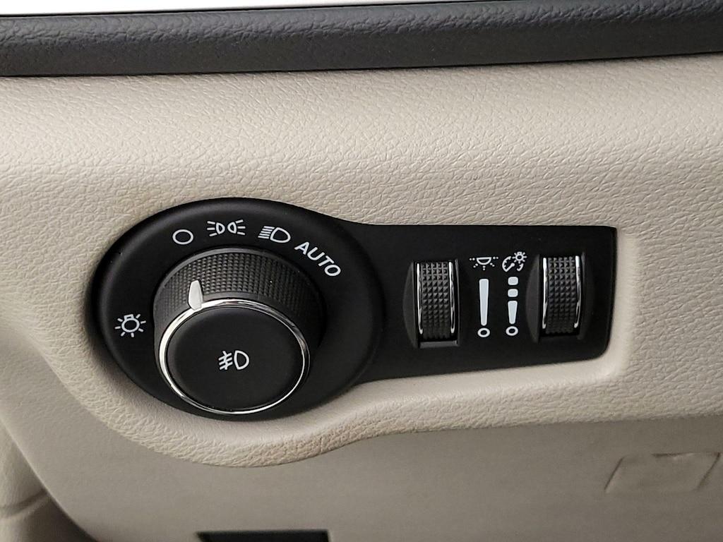used 2021 Chrysler Pacifica car, priced at $30,998