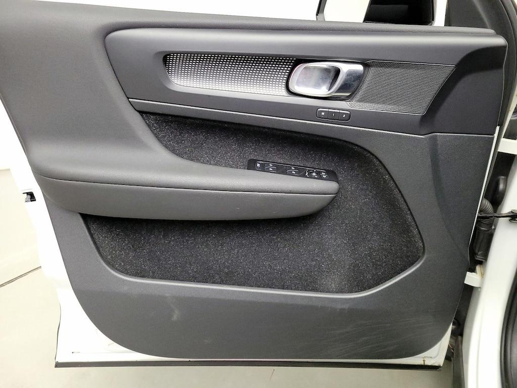 used 2021 Volvo XC40 car, priced at $27,998
