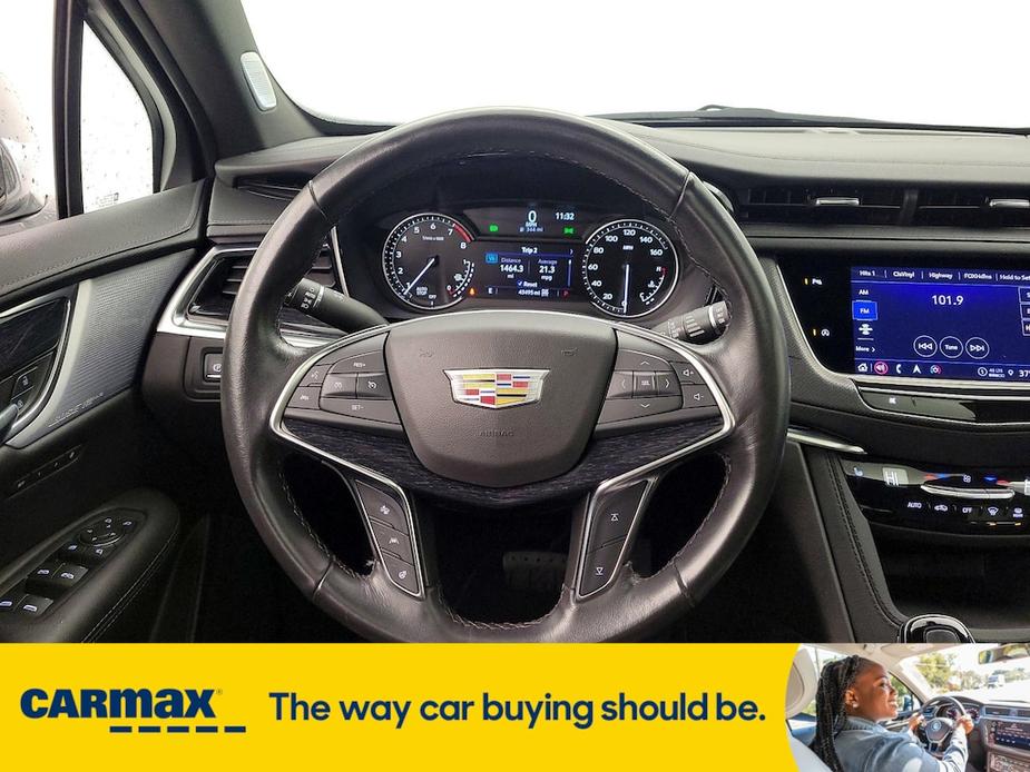 used 2023 Cadillac XT5 car, priced at $34,998