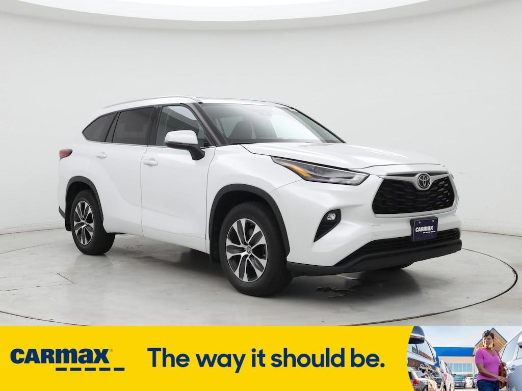 used 2022 Toyota Highlander car, priced at $40,998