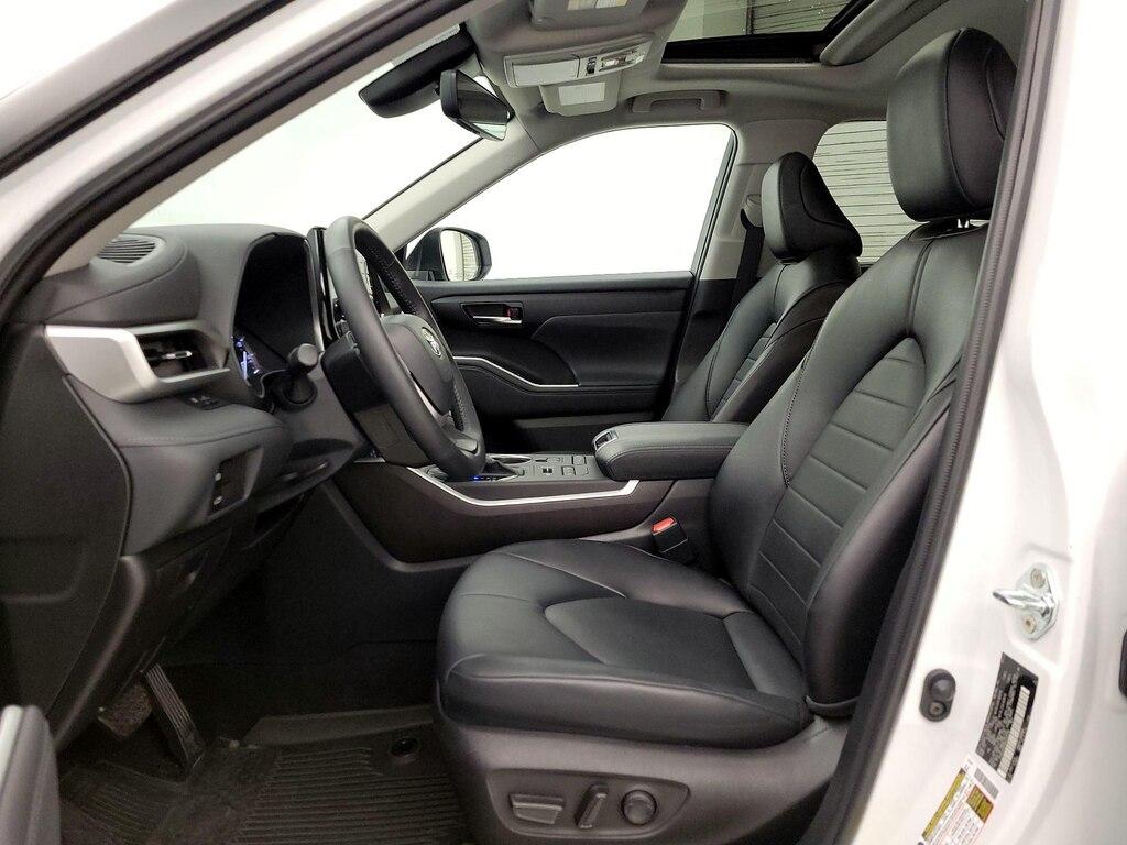 used 2022 Toyota Highlander car, priced at $40,998