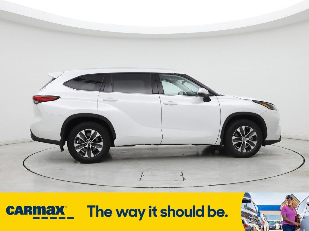 used 2022 Toyota Highlander car, priced at $40,998
