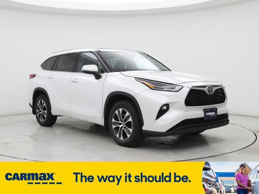 used 2022 Toyota Highlander car, priced at $40,998
