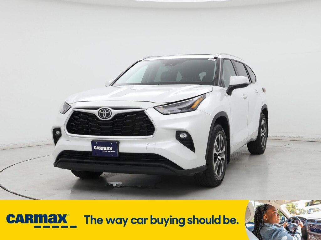 used 2022 Toyota Highlander car, priced at $40,998