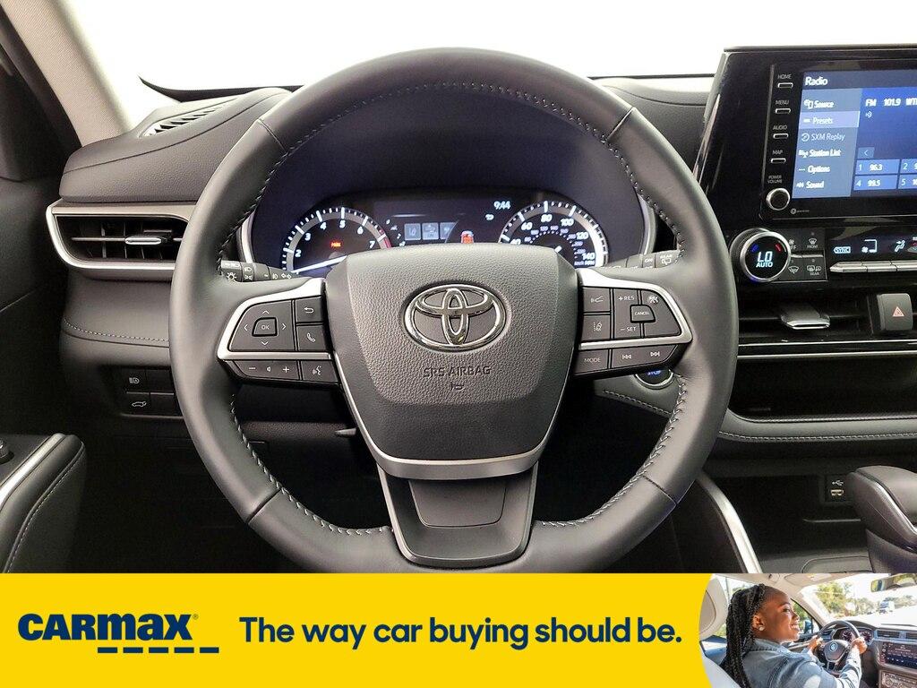 used 2022 Toyota Highlander car, priced at $40,998