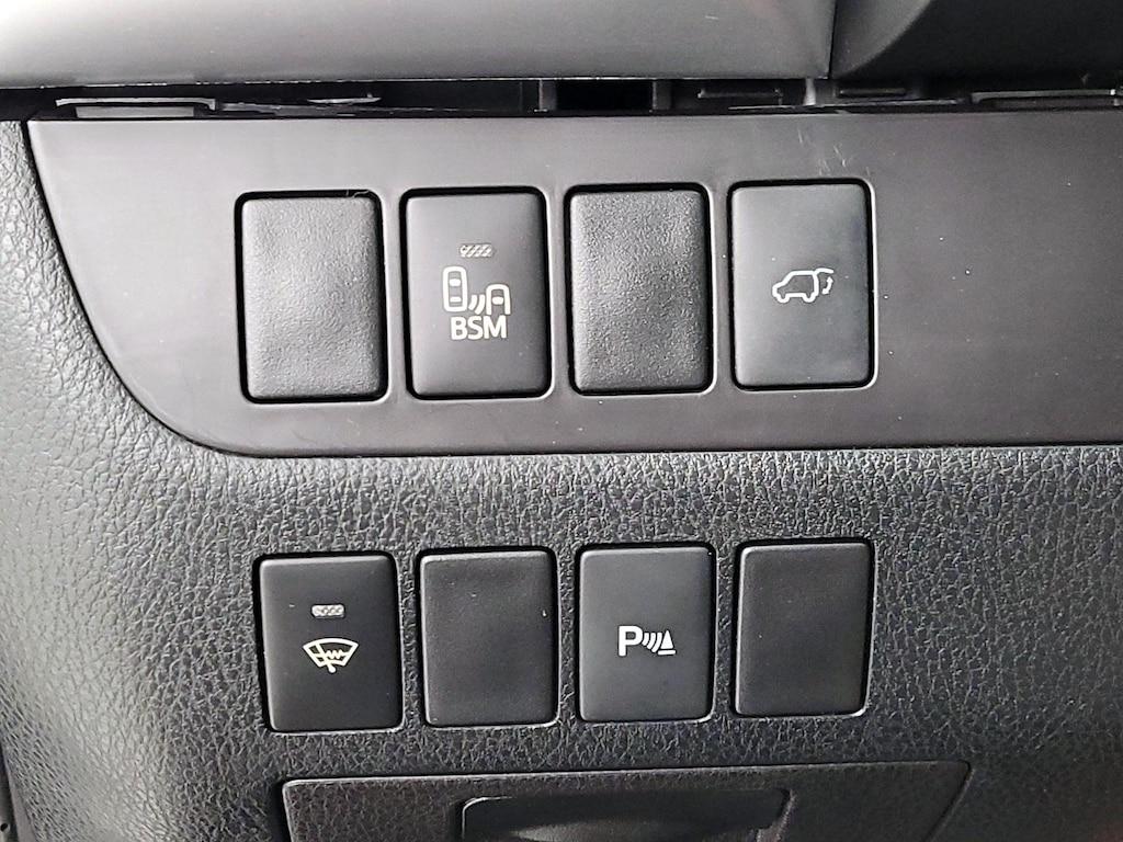 used 2016 Toyota Highlander car, priced at $23,998