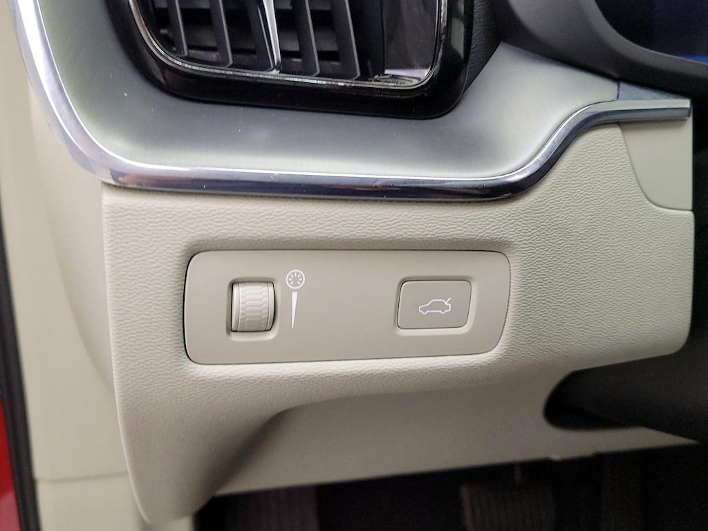 used 2022 Volvo XC60 car, priced at $28,998
