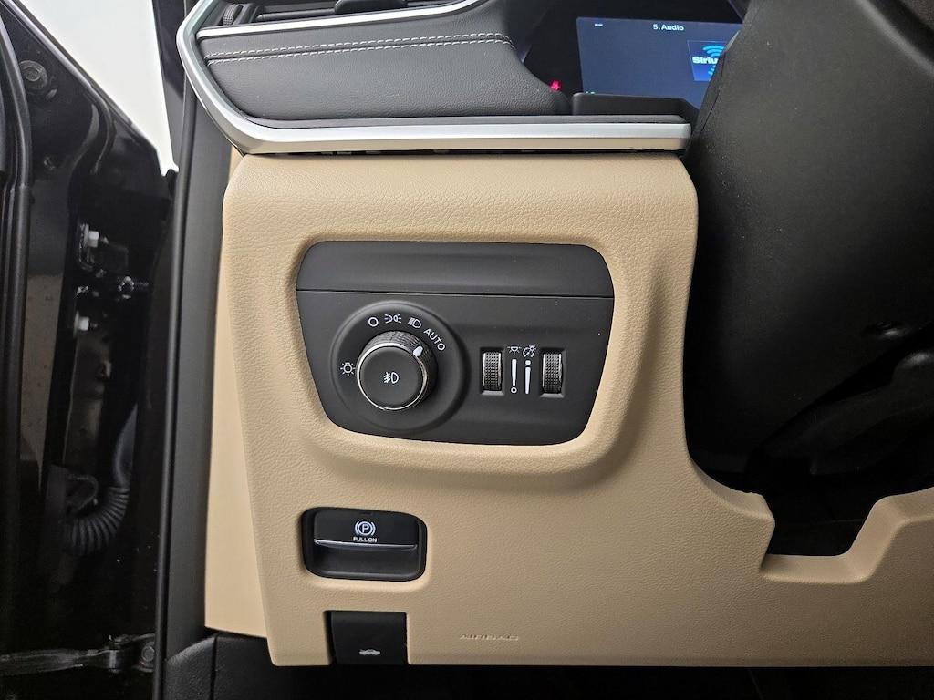 used 2023 Jeep Grand Cherokee car, priced at $32,998