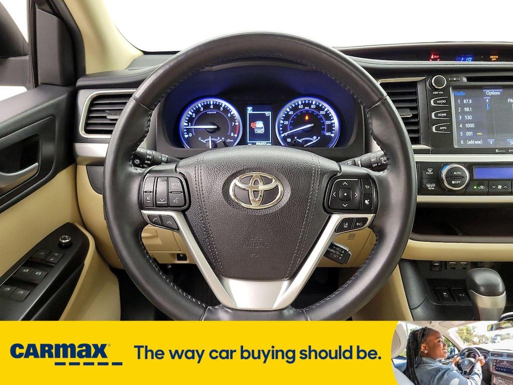 used 2019 Toyota Highlander car, priced at $27,998