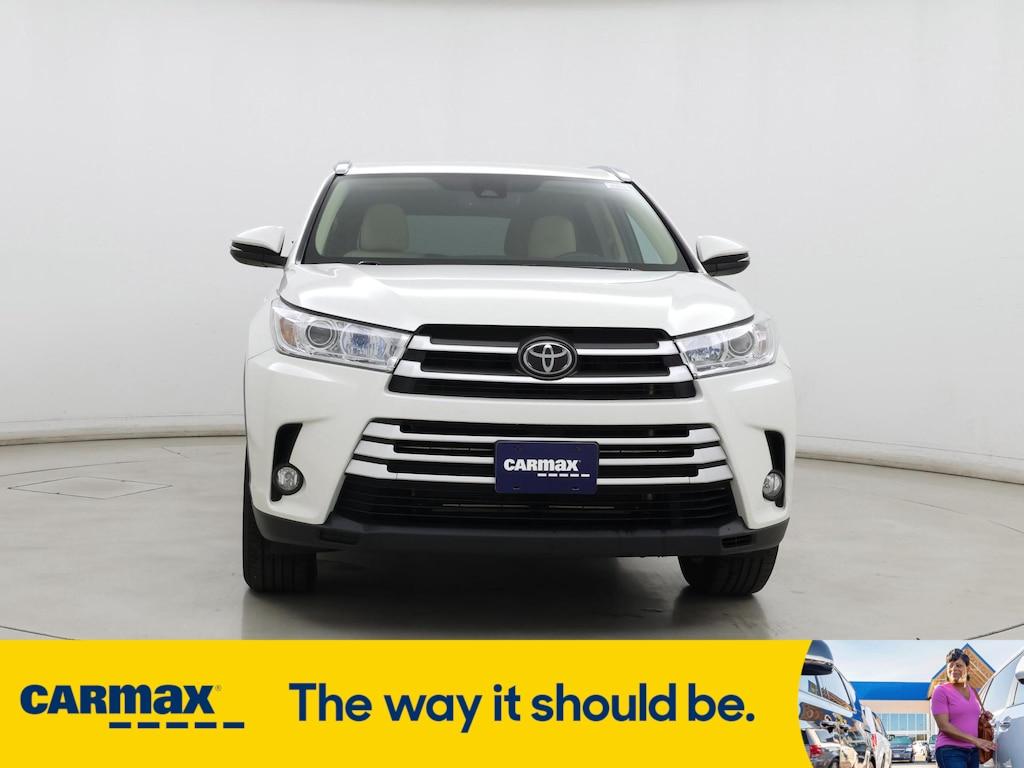used 2019 Toyota Highlander car, priced at $27,998