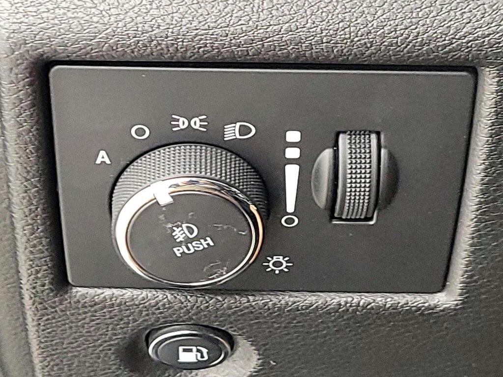 used 2021 Jeep Grand Cherokee car, priced at $31,998