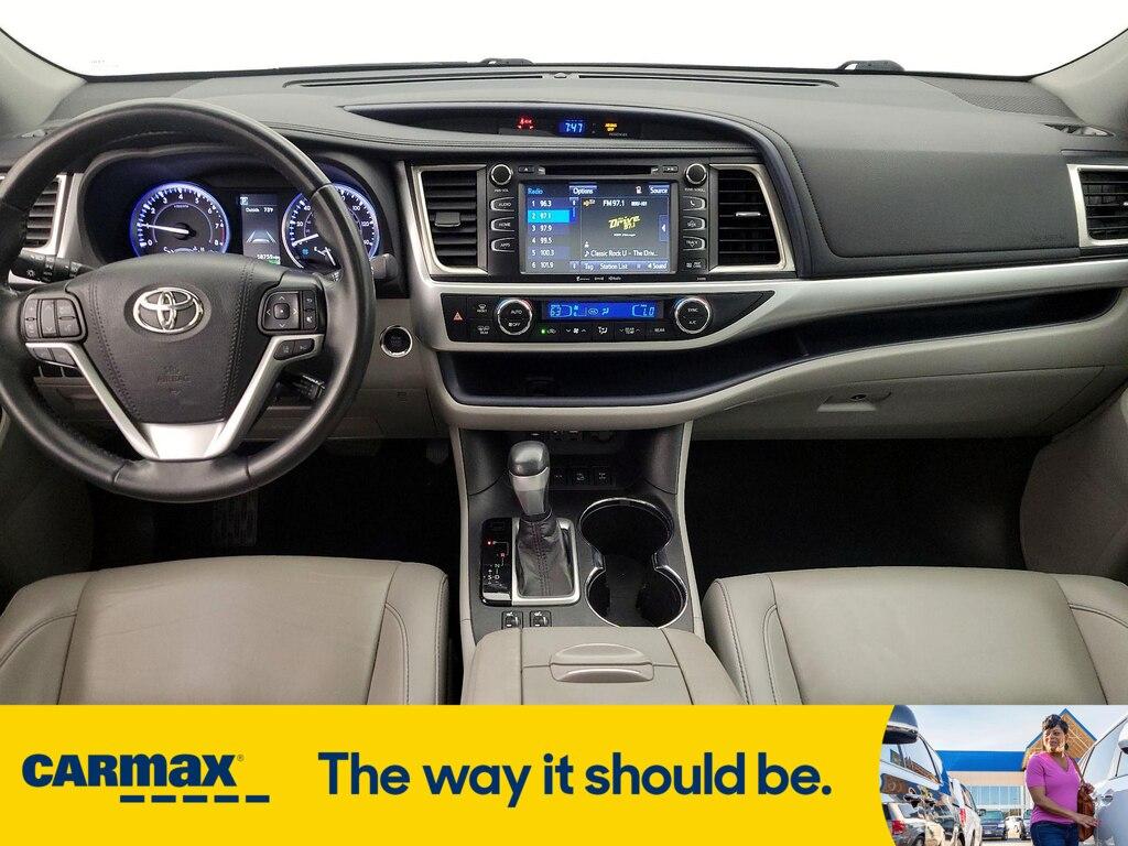 used 2019 Toyota Highlander car, priced at $30,998