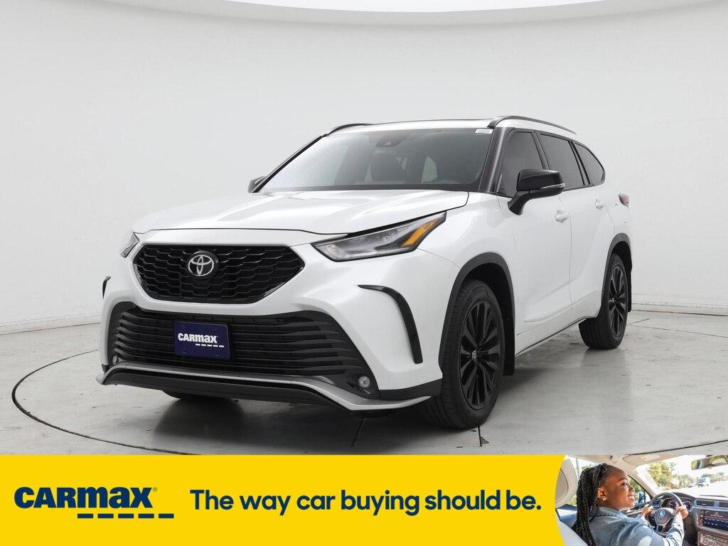 used 2023 Toyota Highlander car, priced at $41,998