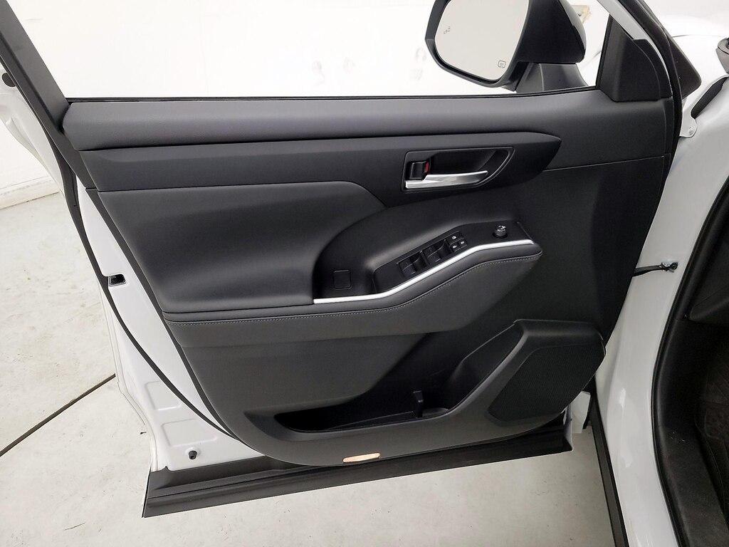 used 2023 Toyota Highlander car, priced at $41,998