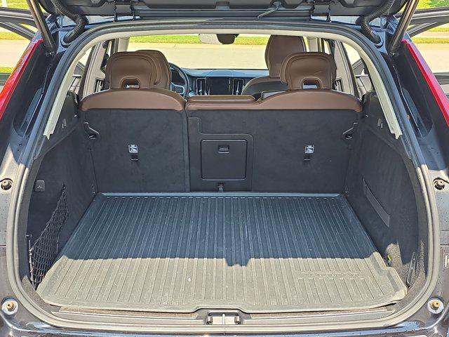 used 2019 Volvo XC60 car, priced at $22,472
