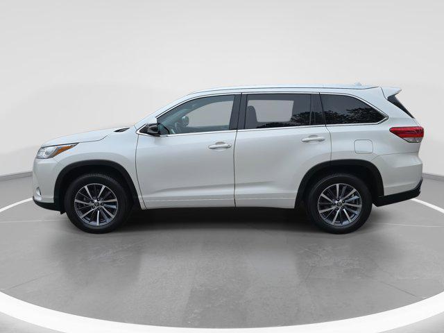 used 2018 Toyota Highlander car, priced at $18,425