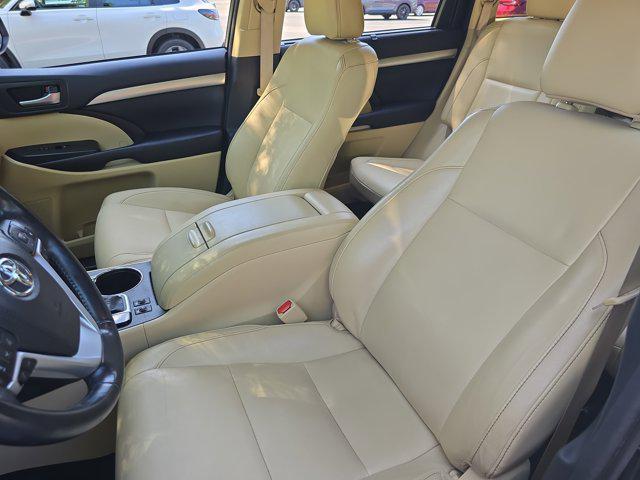 used 2017 Toyota Highlander car, priced at $22,088