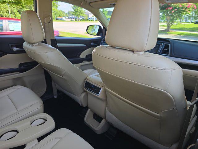 used 2017 Toyota Highlander car, priced at $22,088