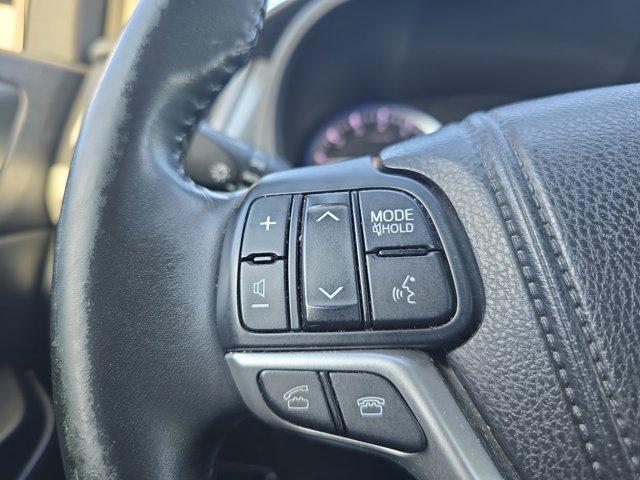 used 2014 Toyota Highlander car, priced at $12,488