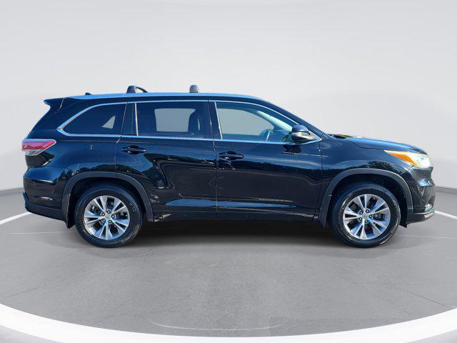 used 2014 Toyota Highlander car, priced at $12,488