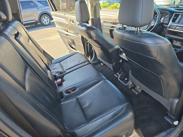 used 2014 Toyota Highlander car, priced at $12,488