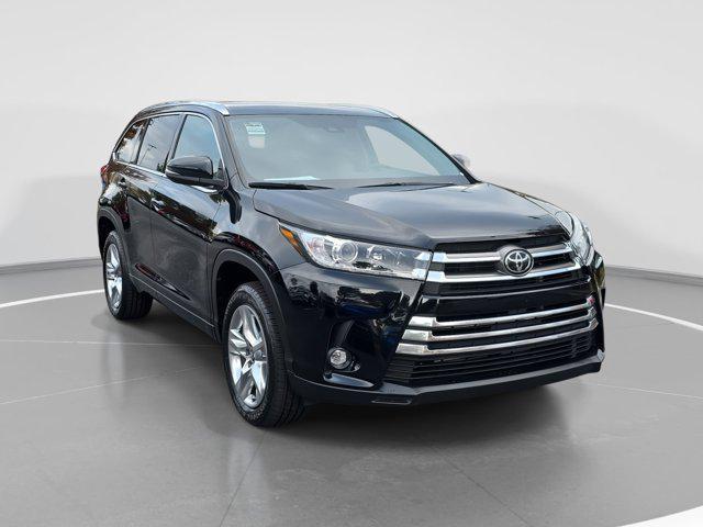 used 2019 Toyota Highlander car, priced at $31,026